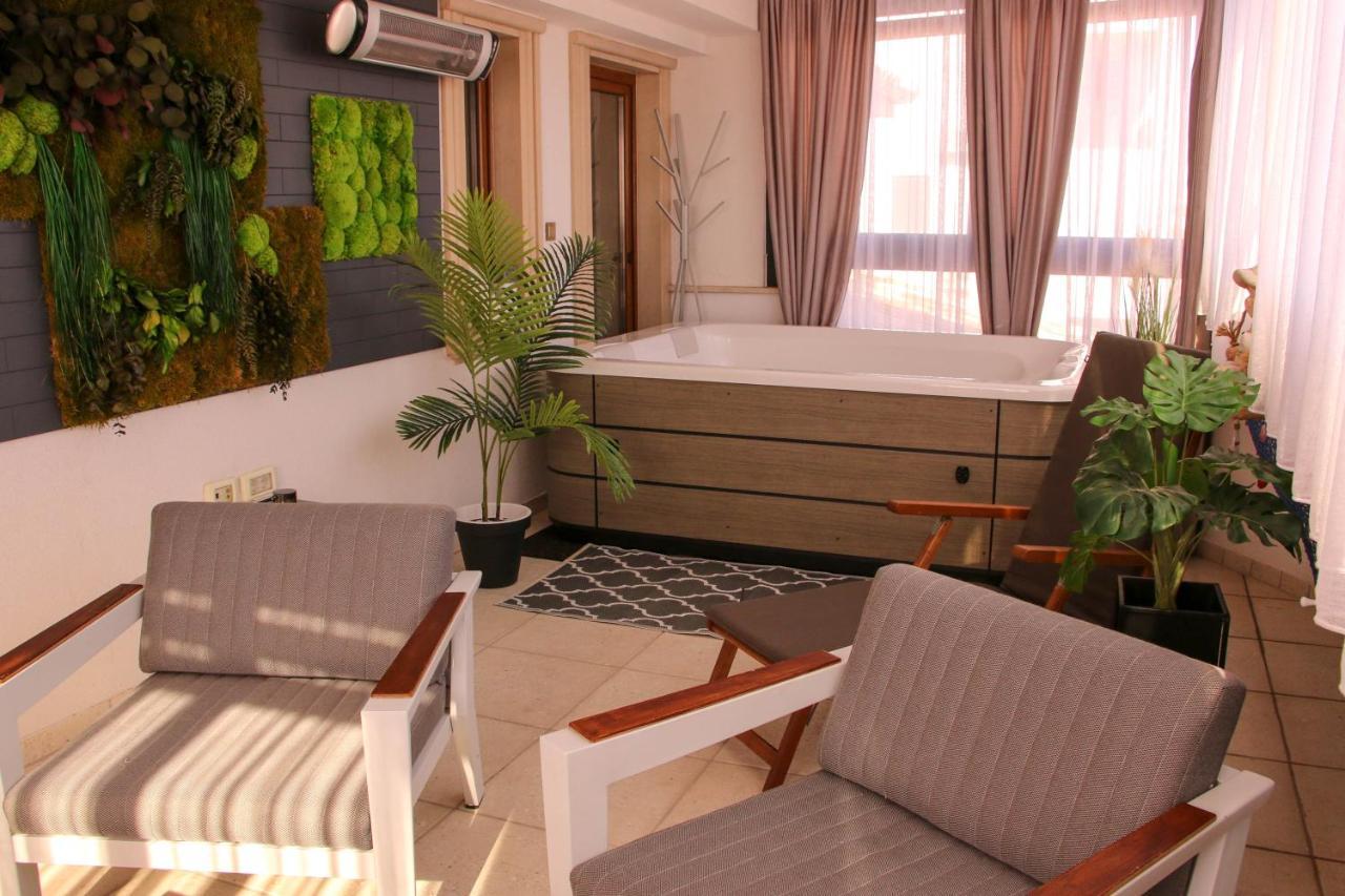Апартаменты Pula Porta Aurea & Wellness Oasis Экстерьер фото